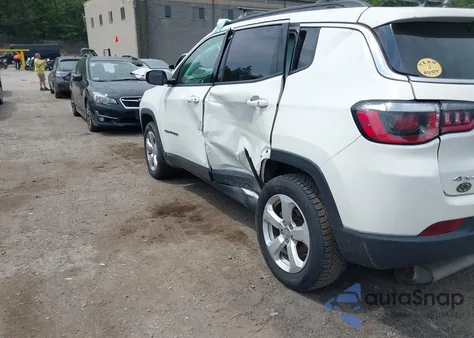 2019 Jeep Compass Latitude 4X4 from USA, damaged, VIN 3C4NJDBB6KT601993